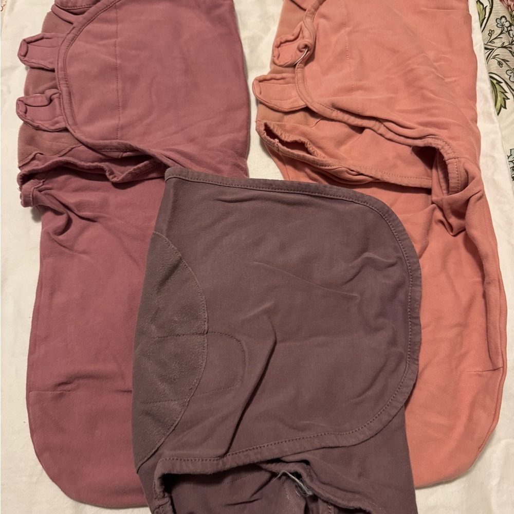 Set of Swaddle Blankets in Pink and Brown